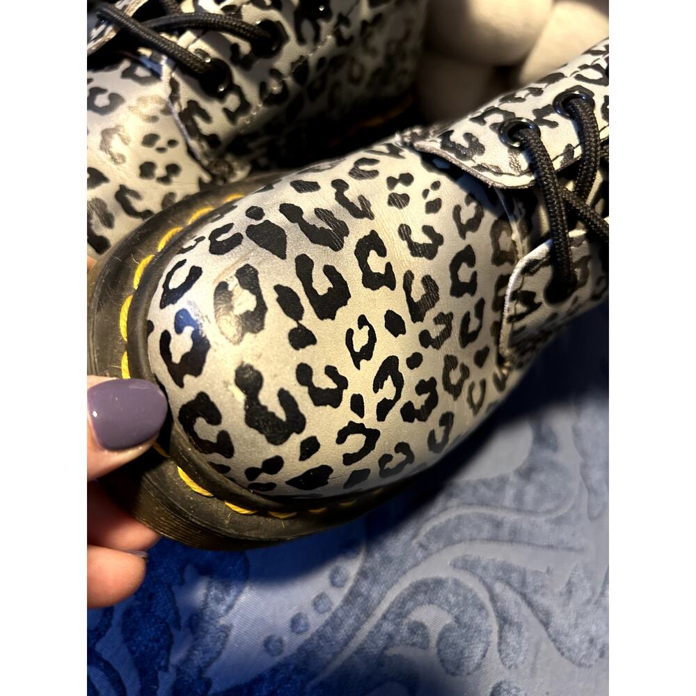 Dr Martens Gray and Black Cheetah Print size 6/EU 37 - Picture 5 of 7